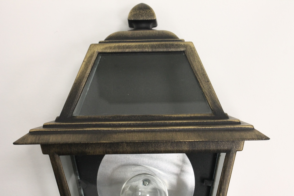 Fraaie nostalgische buitenlamp NICIA wand | Oud goudkleur