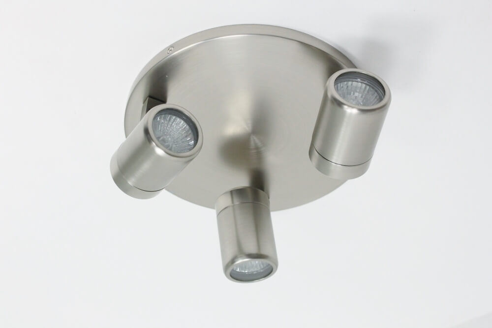 Kantelbare 3-lichts opbouwspot rond DOCCIA IP44 | Staal
