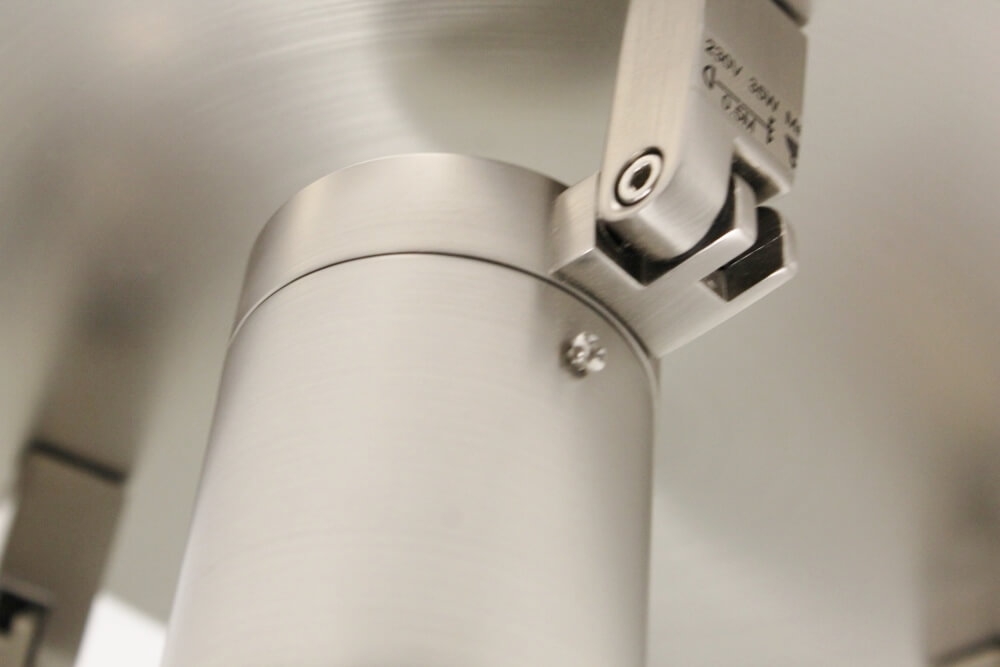 Kantelbare 3-lichts opbouwspot rond DOCCIA IP44 | Staal