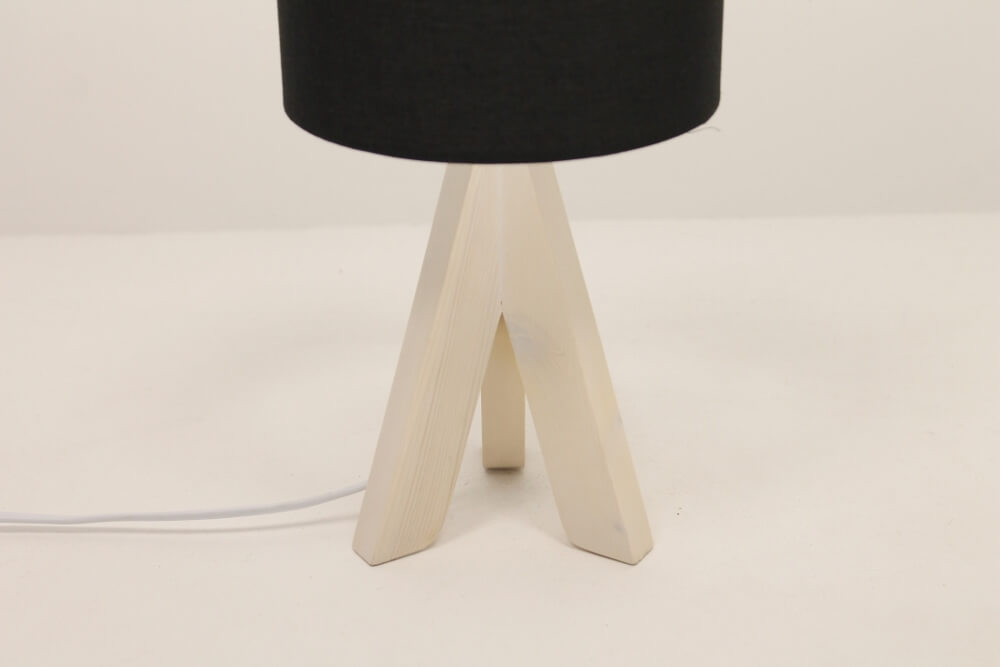 Trendy houten tafellamp BRAM | zwarte kap Ø 17 cm