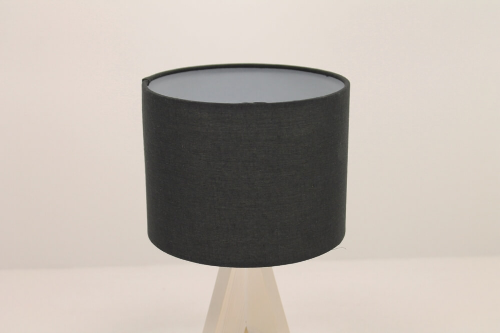 Trendy houten tafellamp BRAM | zwarte kap Ø 17 cm