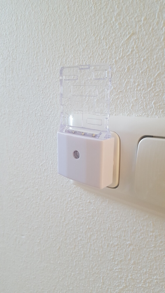 LED stekkerlamp nachtlamp NIGHT met licht-donker sensor | Warm wit
