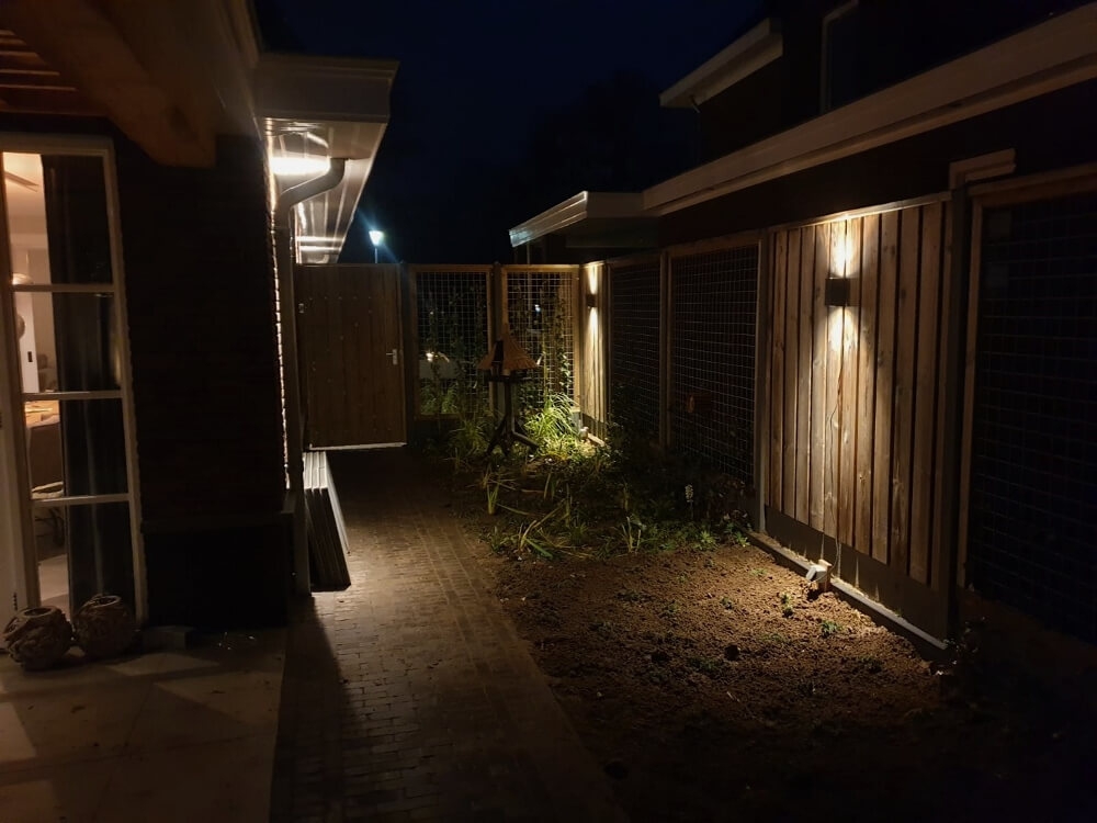 Buitenlamp ZORA LED 2-lichts vierkant met licht-donker sensor | Zwart