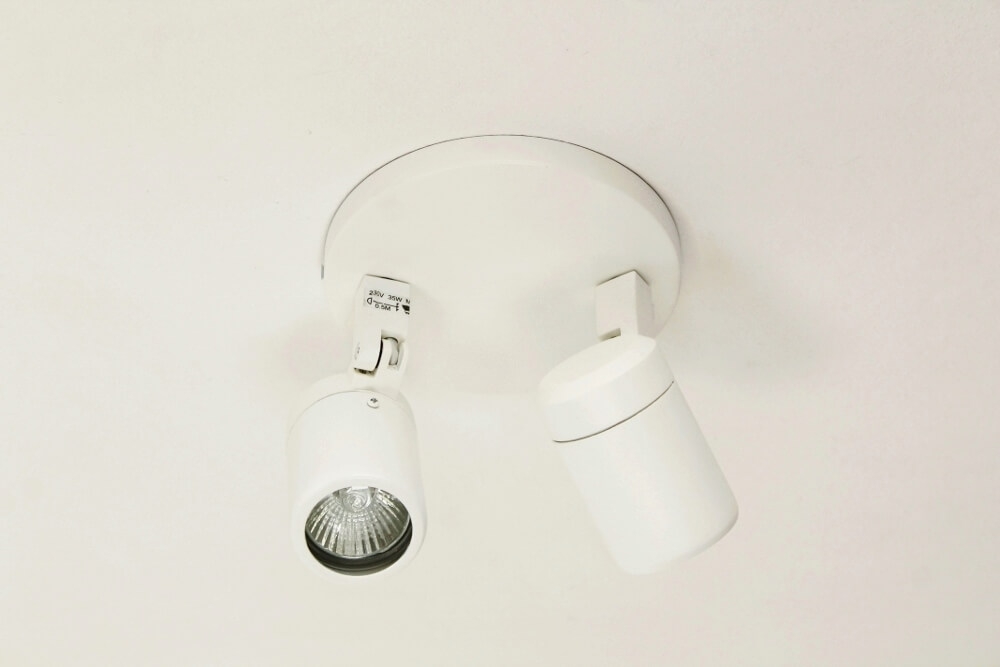 Kantelbare 2-lichts opbouwspot rond DOCCIA IP44 | Wit
