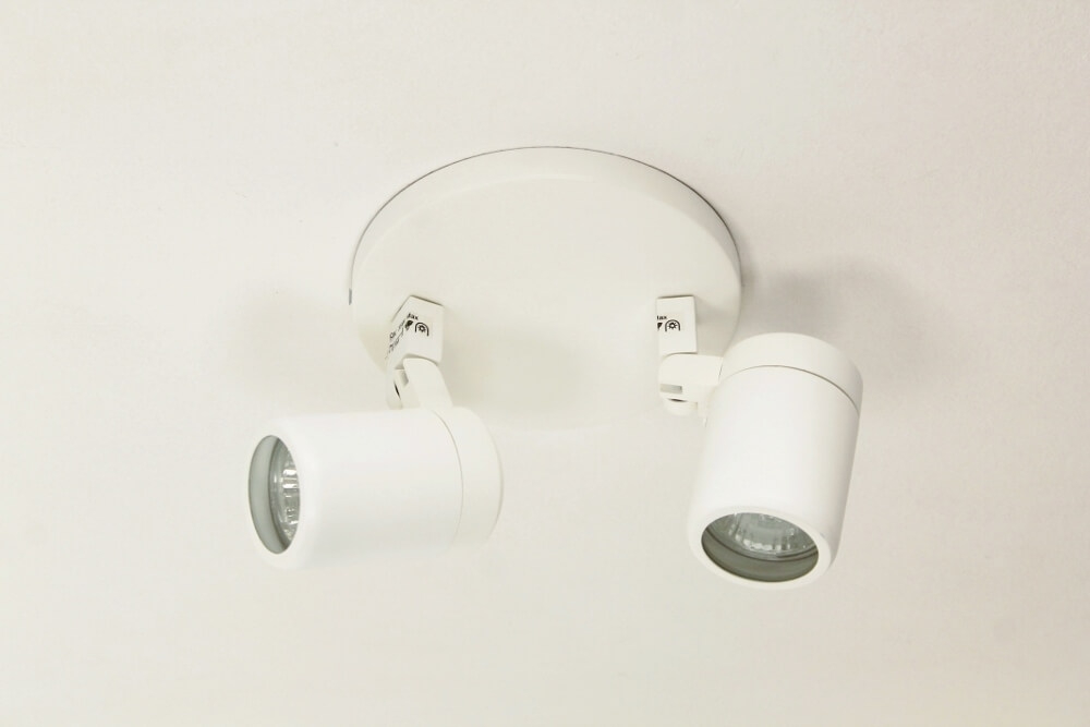 Kantelbare 2-lichts opbouwspot rond DOCCIA IP44 | Wit