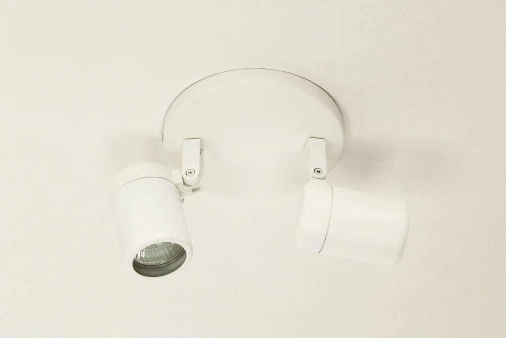 Kantelbare 2-lichts opbouwspot rond DOCCIA IP44 | Wit
