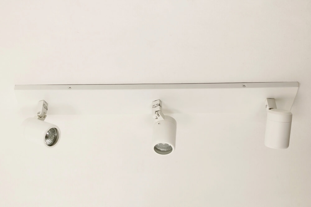 Kantelbare 3-lichts opbouwspot balk DOCCIA IP44 | Wit