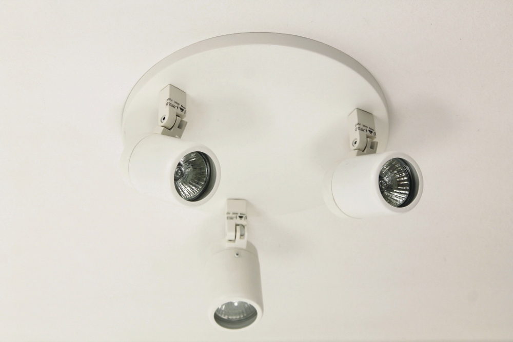 Kantelbare 3-lichts opbouwspot rond DOCCIA IP44 | Wit