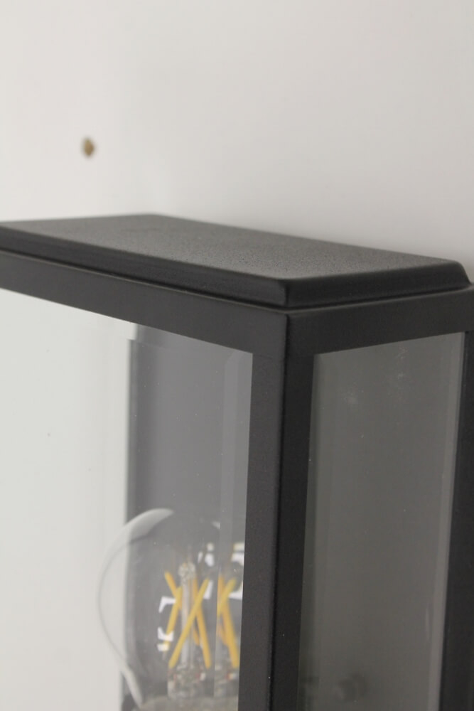 Strakke buitenlamp wandlamp HILTON | zwart