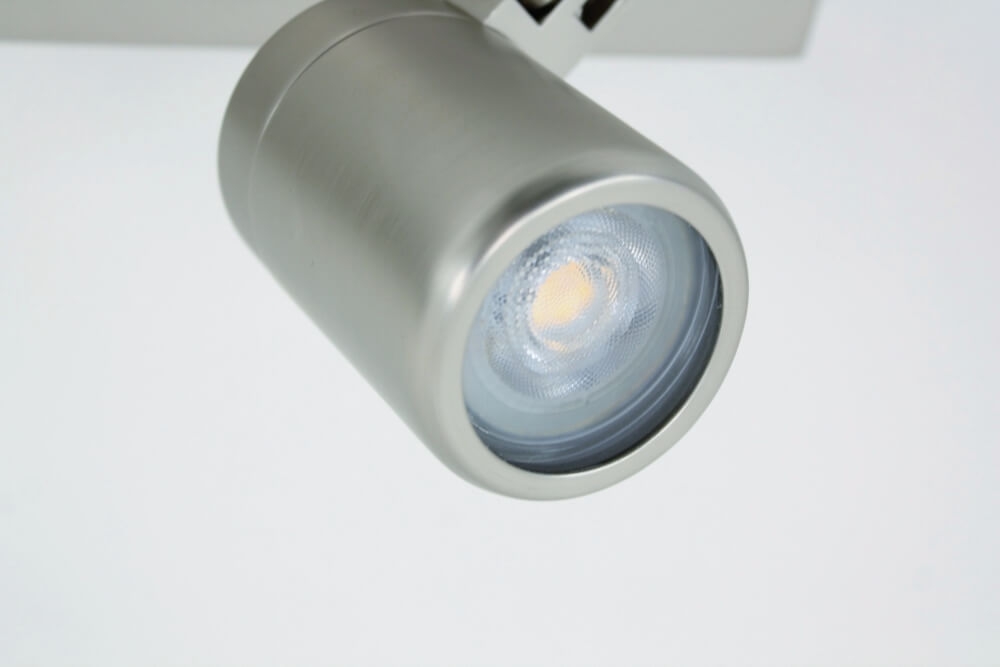 Kantelbare 3-lichts opbouwspot balk DOCCIA IP44 | Staal