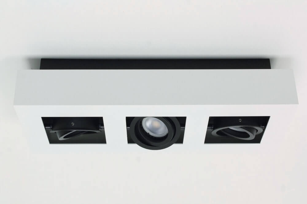 Strakke 3-lichts opbouwspot XANTO | Zwart en wit