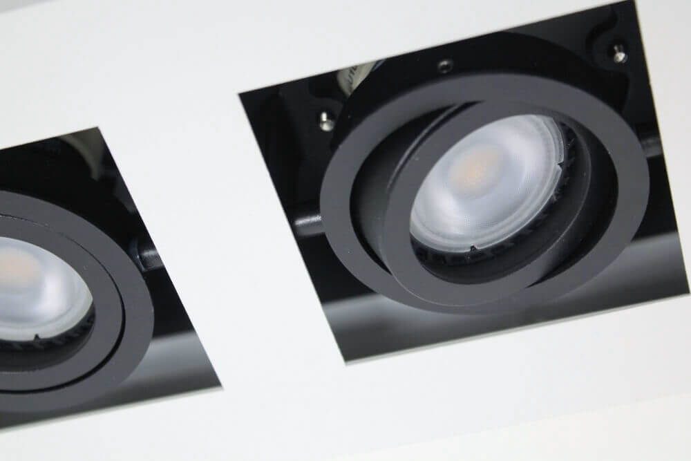 Strakke 3-lichts opbouwspot XANTO | Zwart en wit