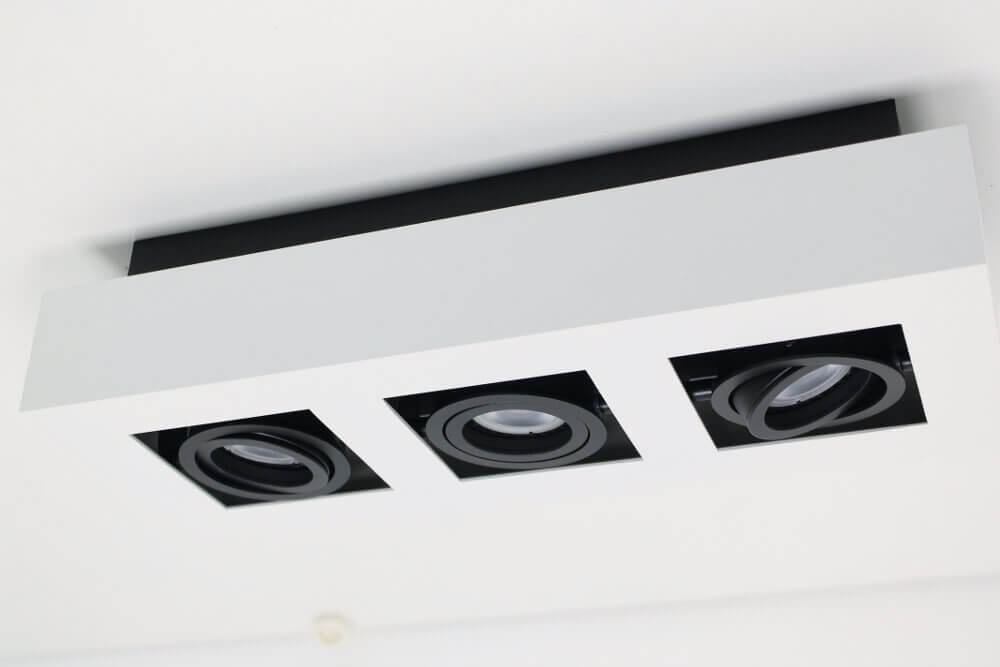 Strakke 3-lichts opbouwspot XANTO | Zwart en wit
