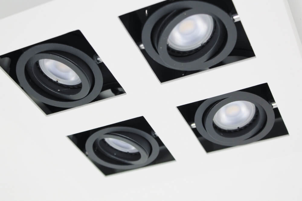 Strakke 4-lichts opbouwspot XANTO | Zwart en wit