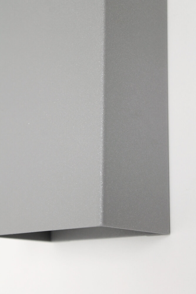 Strakke metalen wandlamp METALLO | Betongrijs