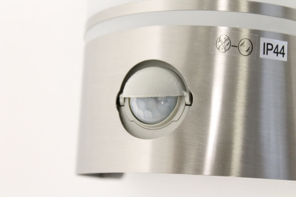 Stalen buitenlamp GIULIO I met mat glas | Bewegingssensor