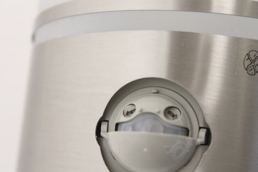 Stalen buitenlamp GIULIO I met mat glas | Bewegingssensor