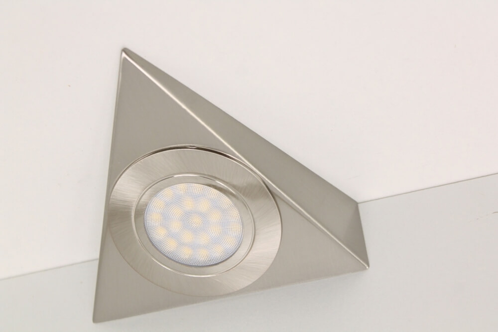 Driehoekspot / Keuken- onderbouwspot TRIANGLE LED 230V | Staal