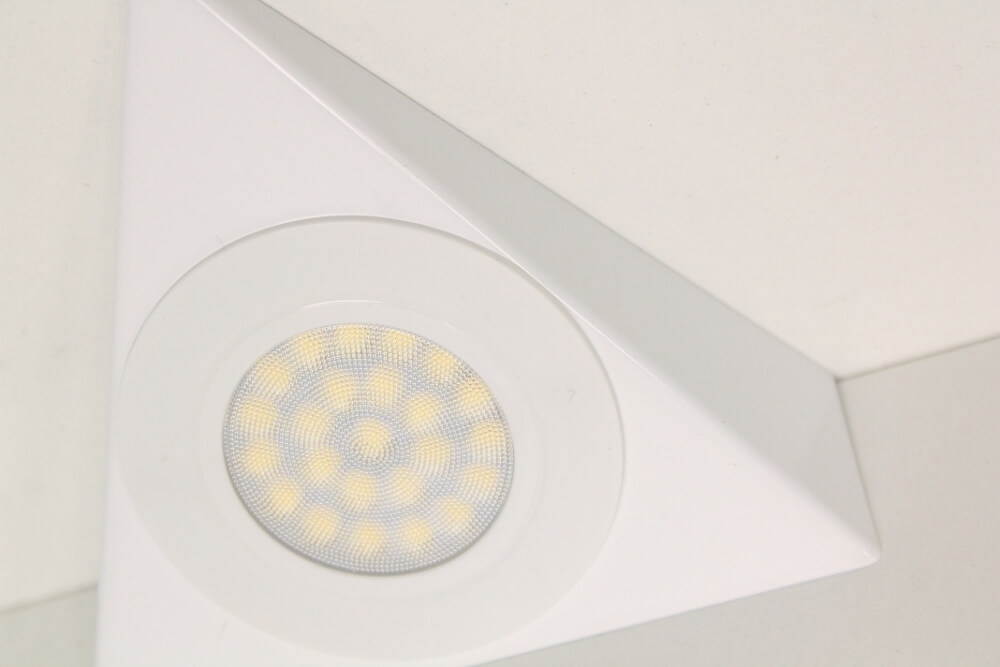Driehoekspot / Keuken- onderbouwspot TRIANGLE LED 230V | Wit