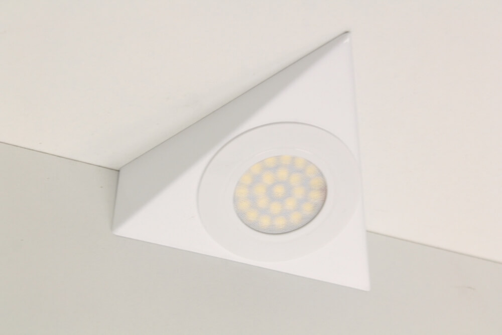 Driehoekspot / Keuken- onderbouwspot TRIANGLE LED 230V | Wit