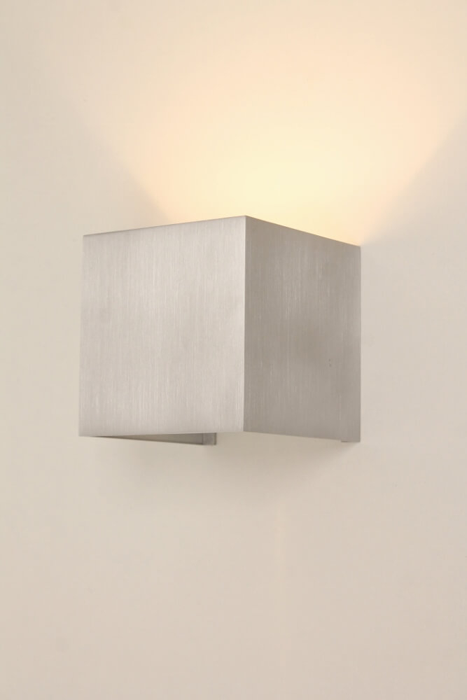 Wandlamp JUDE met verstelbare lichtbundel | Aluminium vierkant