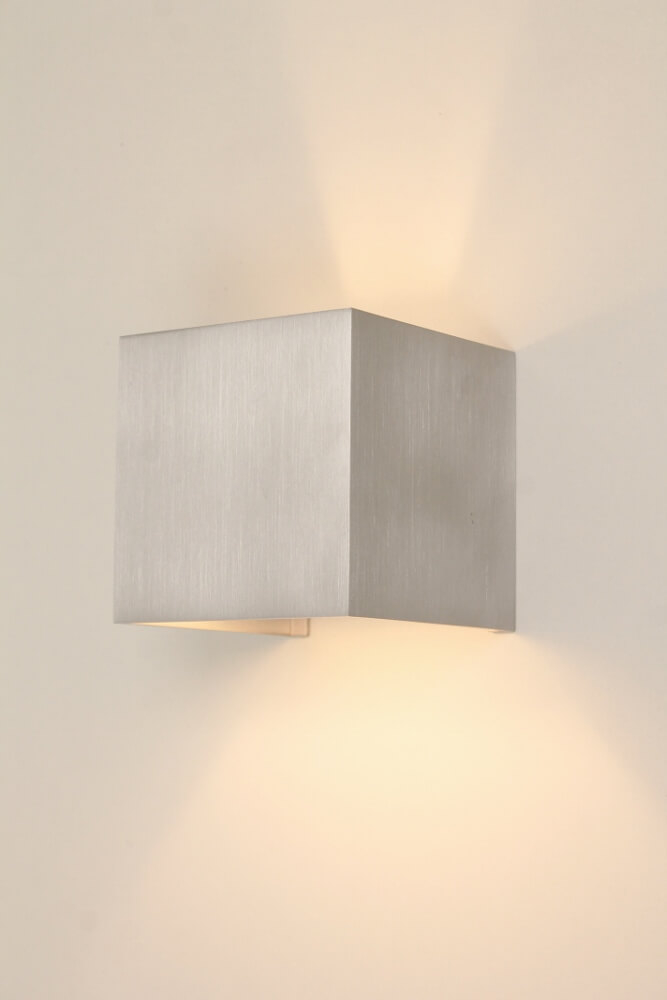Wandlamp JUDE met verstelbare lichtbundel | Aluminium vierkant