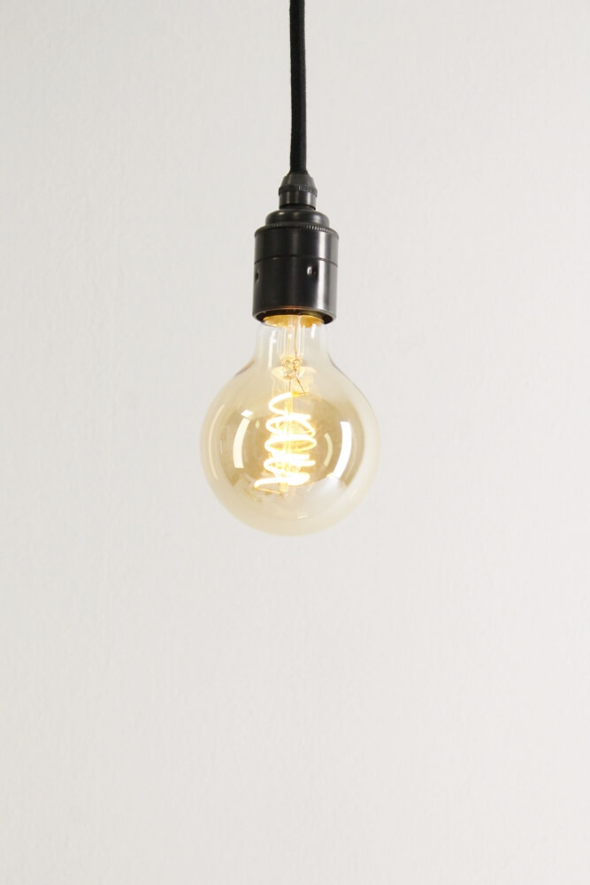 BOLD globe 80mm CURVE GOLD DECO 4 watt LED E27 dimbaar