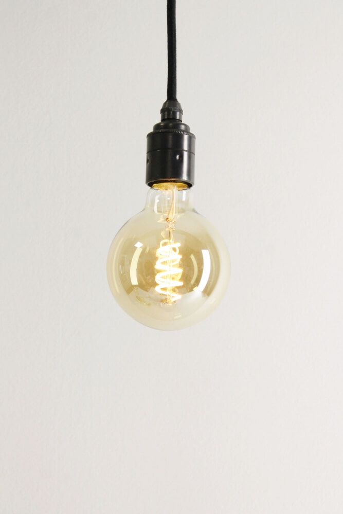 BOLD globe 95mm CURVE GOLD DECO 4 watt LED E27 dimbaar