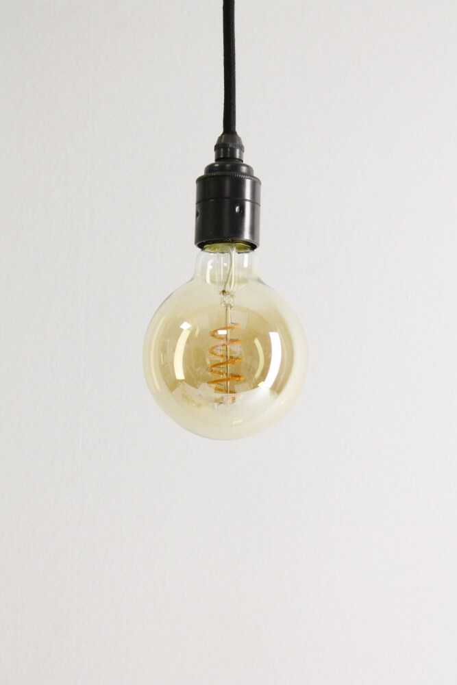 BOLD globe 95mm CURVE GOLD DECO 4 watt LED E27 dimbaar