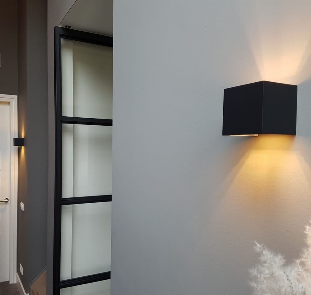 Wandlamp JUDE met verstelbare lichtbundel | Zwart vierkant
