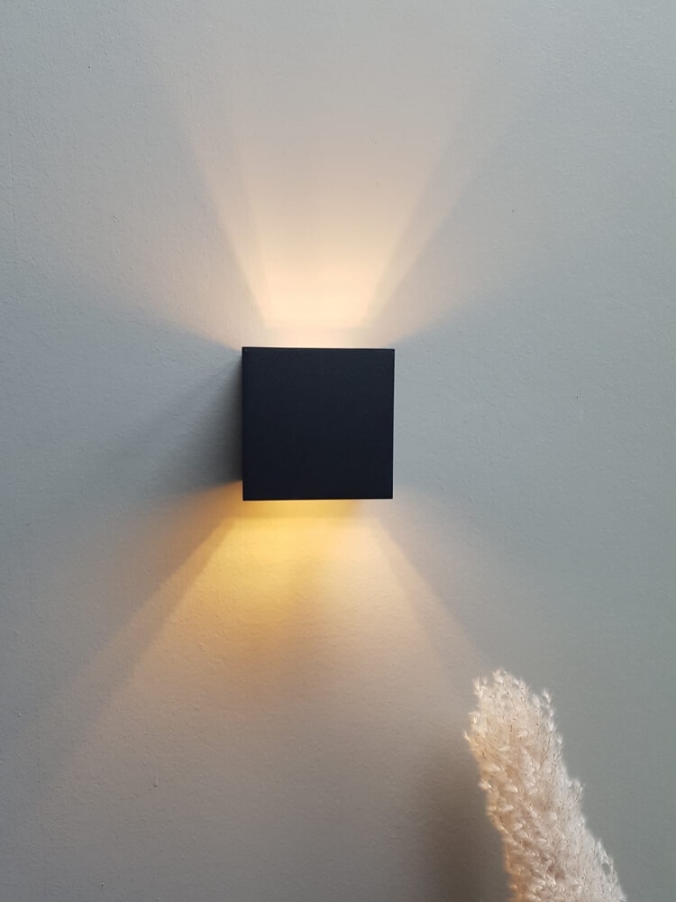 Wandlamp JUDE met verstelbare lichtbundel | Zwart vierkant