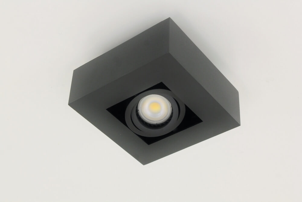 Strakke 1-lichts opbouwspot XANTO | Zwart