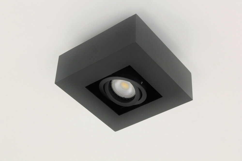 Strakke 1-lichts opbouwspot XANTO | Zwart