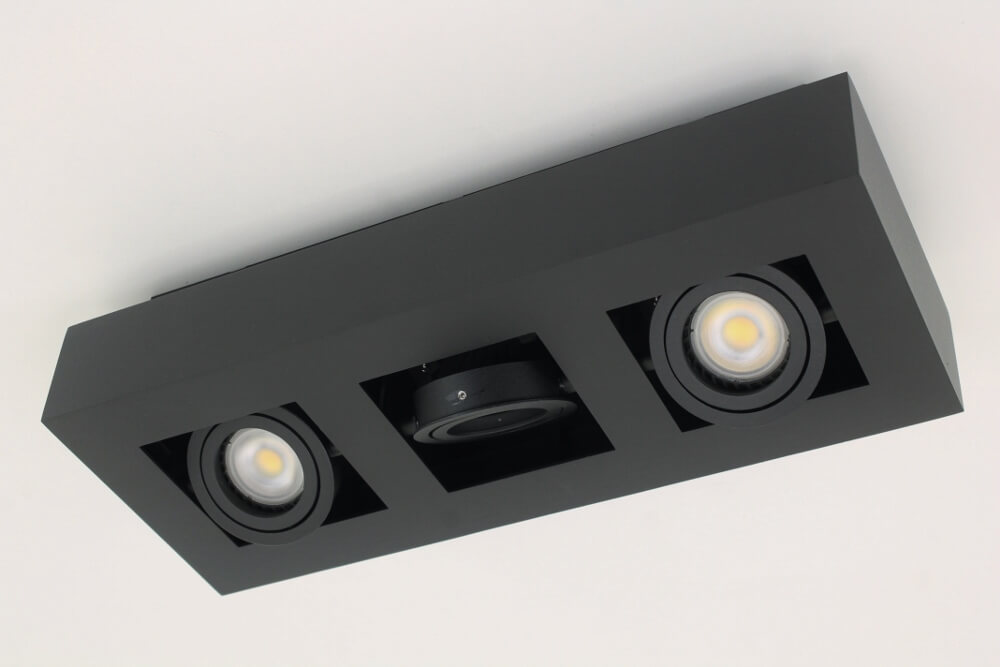 Strakke 3-lichts opbouwspot XANTO | Zwart