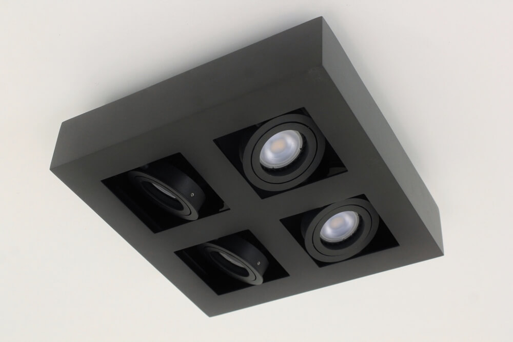 Strakke 4-lichts opbouwspot XANTO | Zwart
