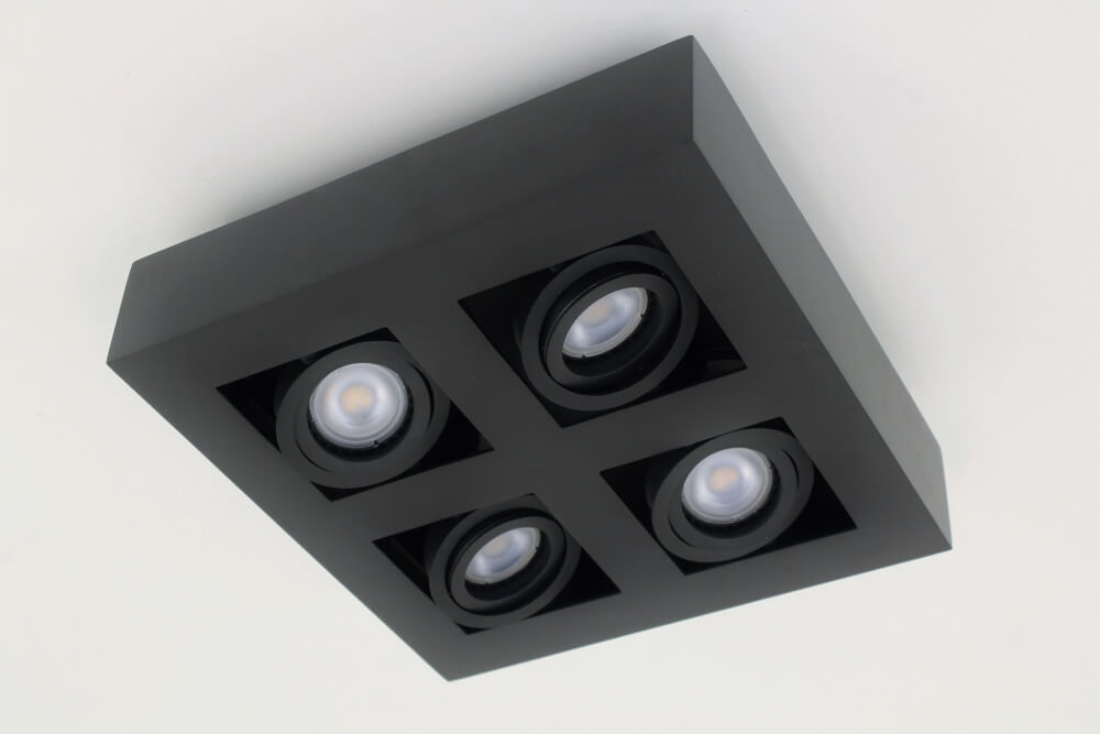 Strakke 4-lichts opbouwspot XANTO | Zwart
