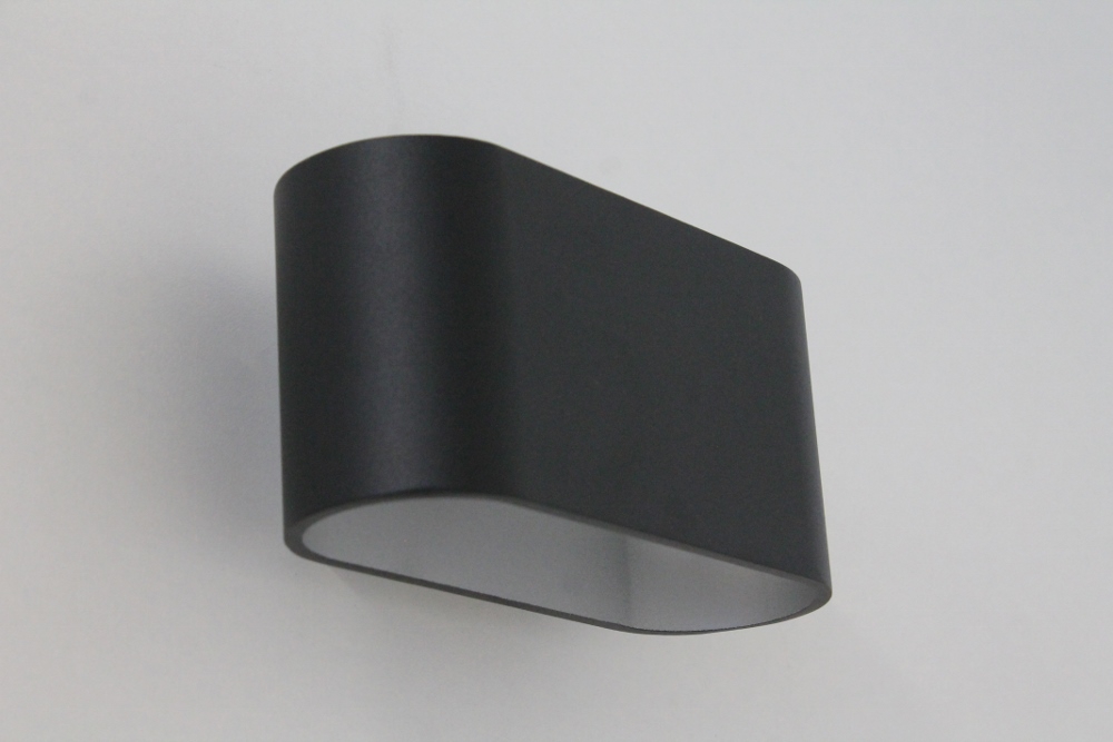 Strakke ovalen wandlamp OVALO 16 cm | Zwart / Zilver