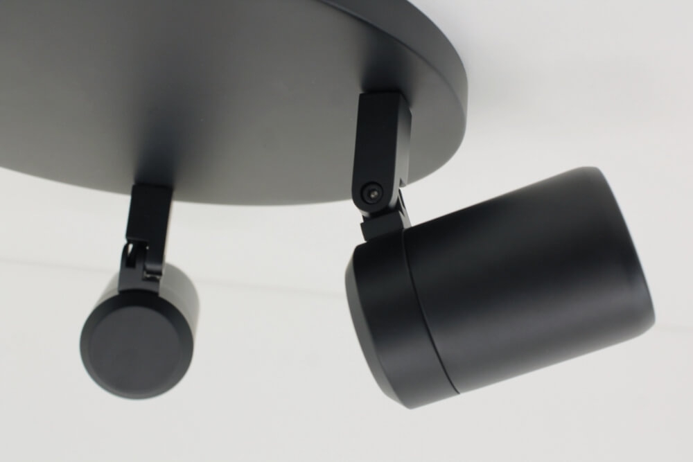 Kantelbare 3-lichts opbouwspot rond DOCCIA IP44 | Zwart