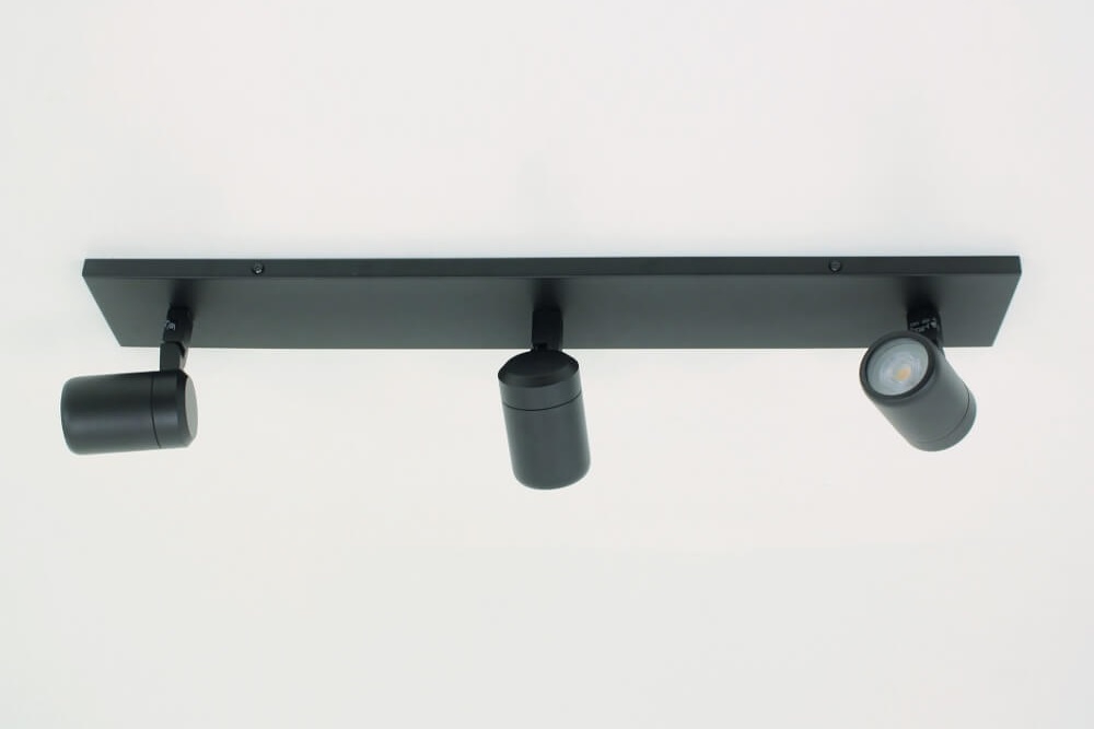 Kantelbare 3-lichts opbouwspot balk DOCCIA IP44 | Zwart