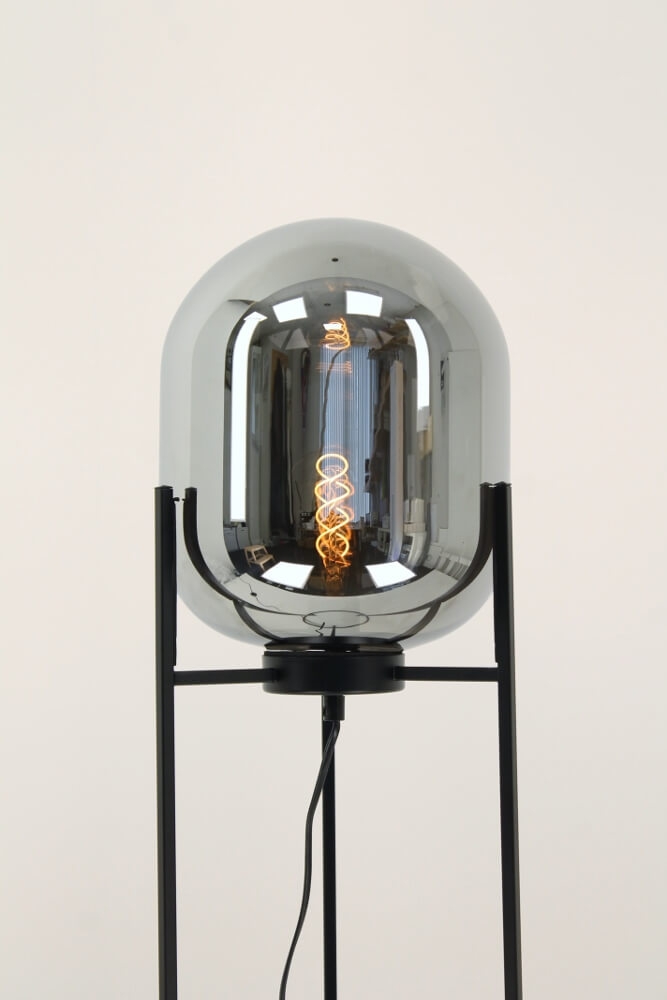 Stijlvolle vloerlamp PULPO met metallic smoke glazen stolp
