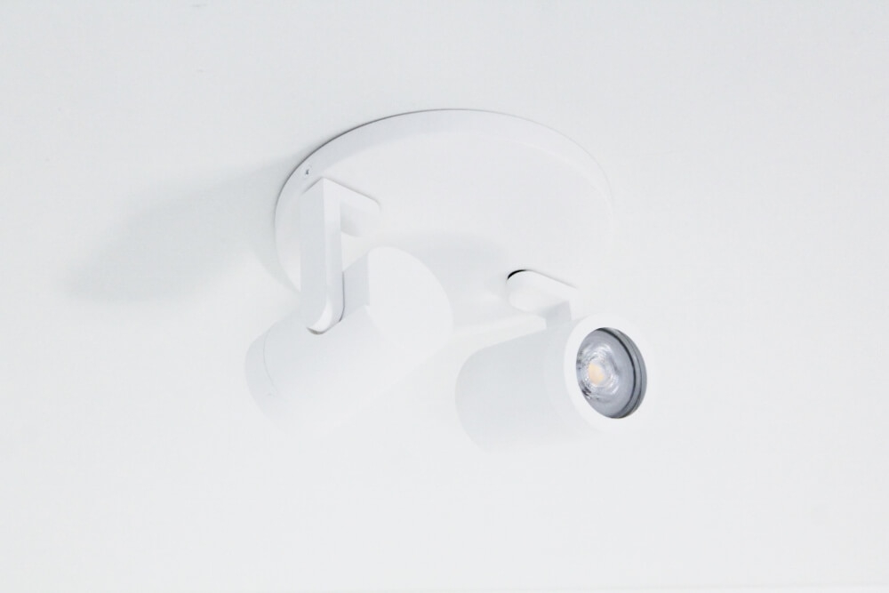 Stijlvolle strakke 2-lichts opbouwspot SCOOP rond | Wit