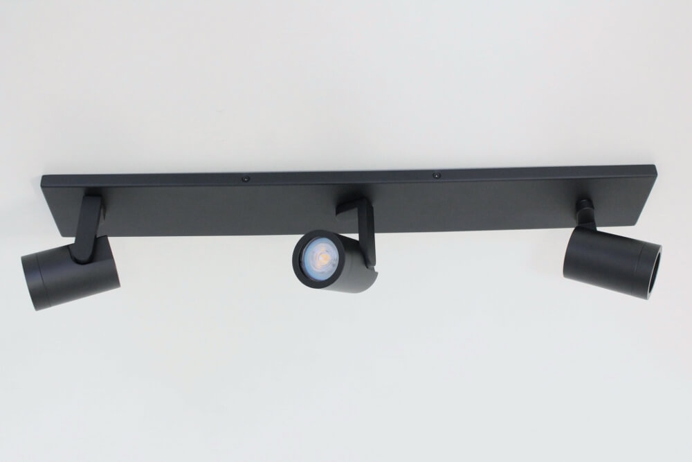 Stijlvolle strakke 3-lichts opbouwspot SCOOP balk | Zwart