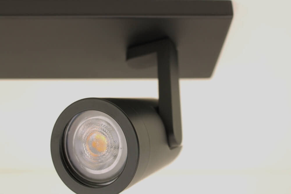 Stijlvolle strakke 3-lichts opbouwspot SCOOP balk | Zwart