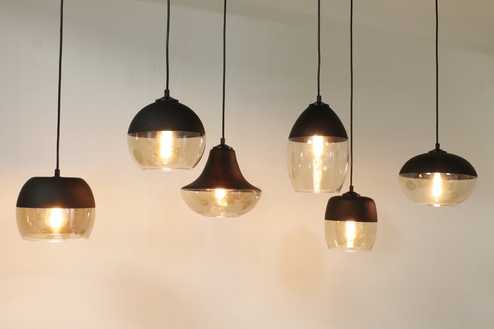 Charmante 6-lichts glazen hanglamp PHILOU zwart / amber fumé | Brede balk 130 cm