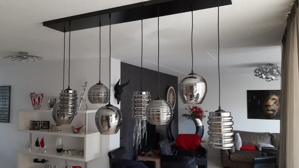Zwarte hanglamp CLUSTER SMOKE 8-lichts brede balk 160 cm