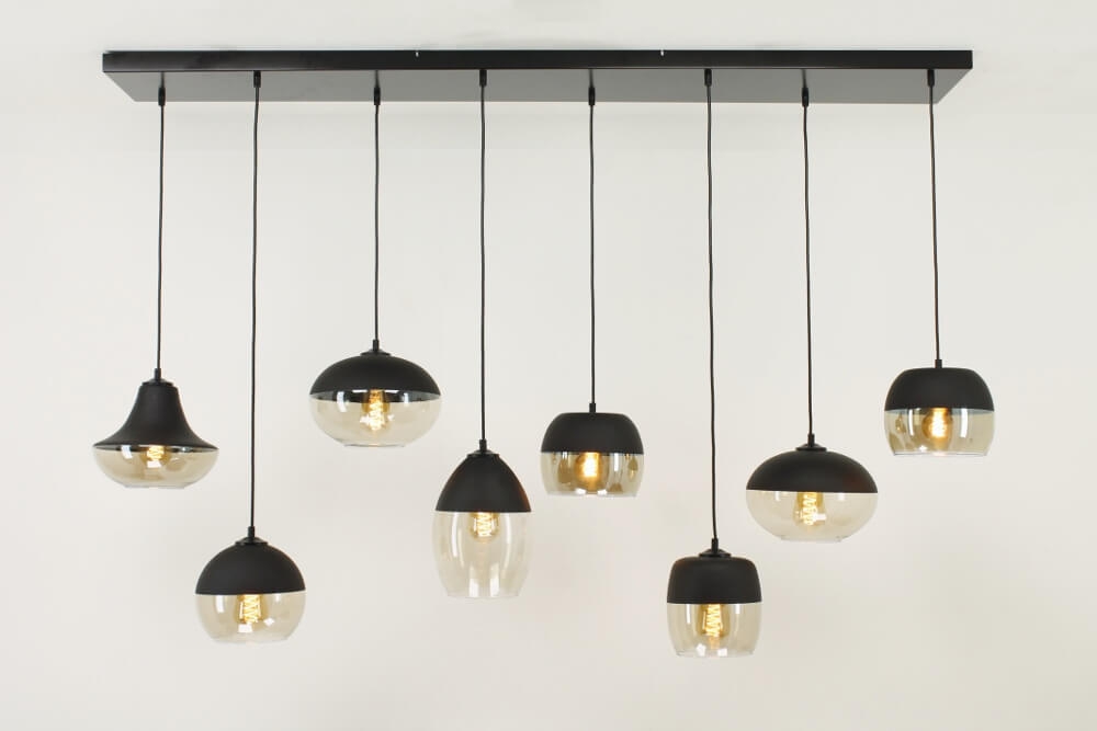 Charmante 8-lichts glazen hanglamp PHILOU zwart / amber fumé | Brede balk 160 cm