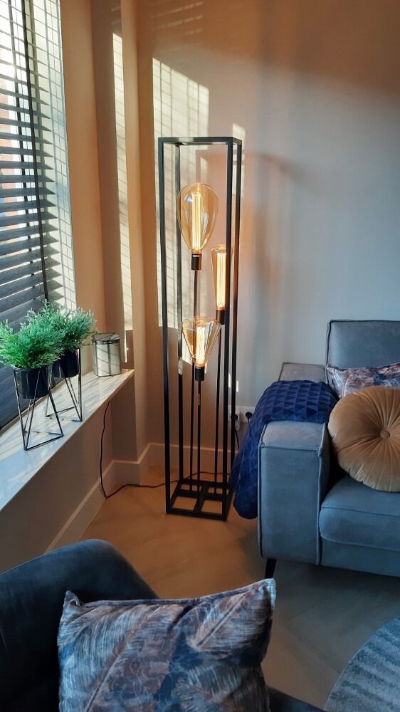 Metalen vloerlamp KOLOS met 3 GIANT GOLD LED-lampen | Zwart
