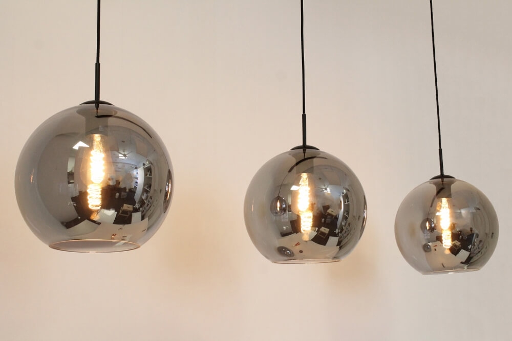 3-lichts hanglamp SACORRO metallic smoke zwart op balk | 3x Ø 30 cm