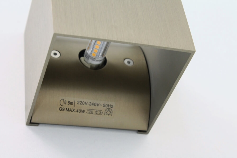 Wandlamp BLOQ B 10 x 10 cm | Donker brons