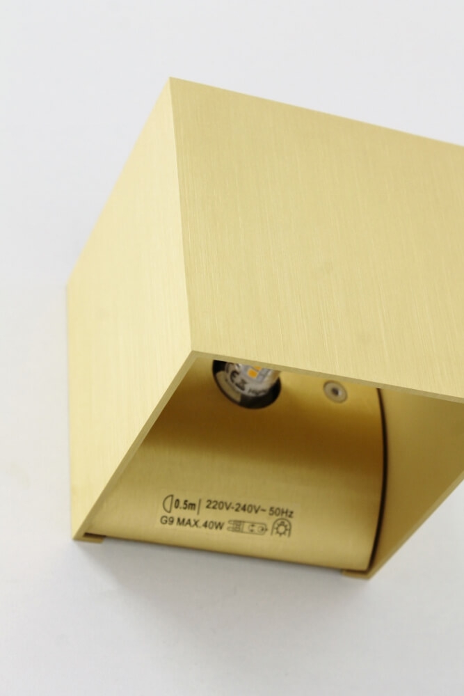 Wandlamp BLOQ B 10 x 10 cm | Goud